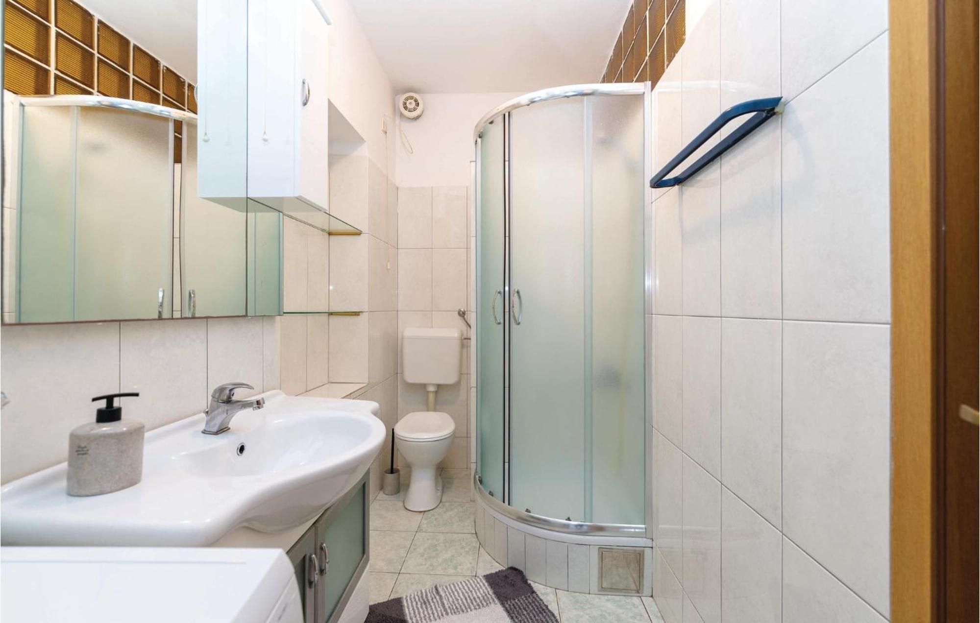 In W/ Outdoor Swimming Pool, Outdoor Swimming Pool&2 Bedrooms